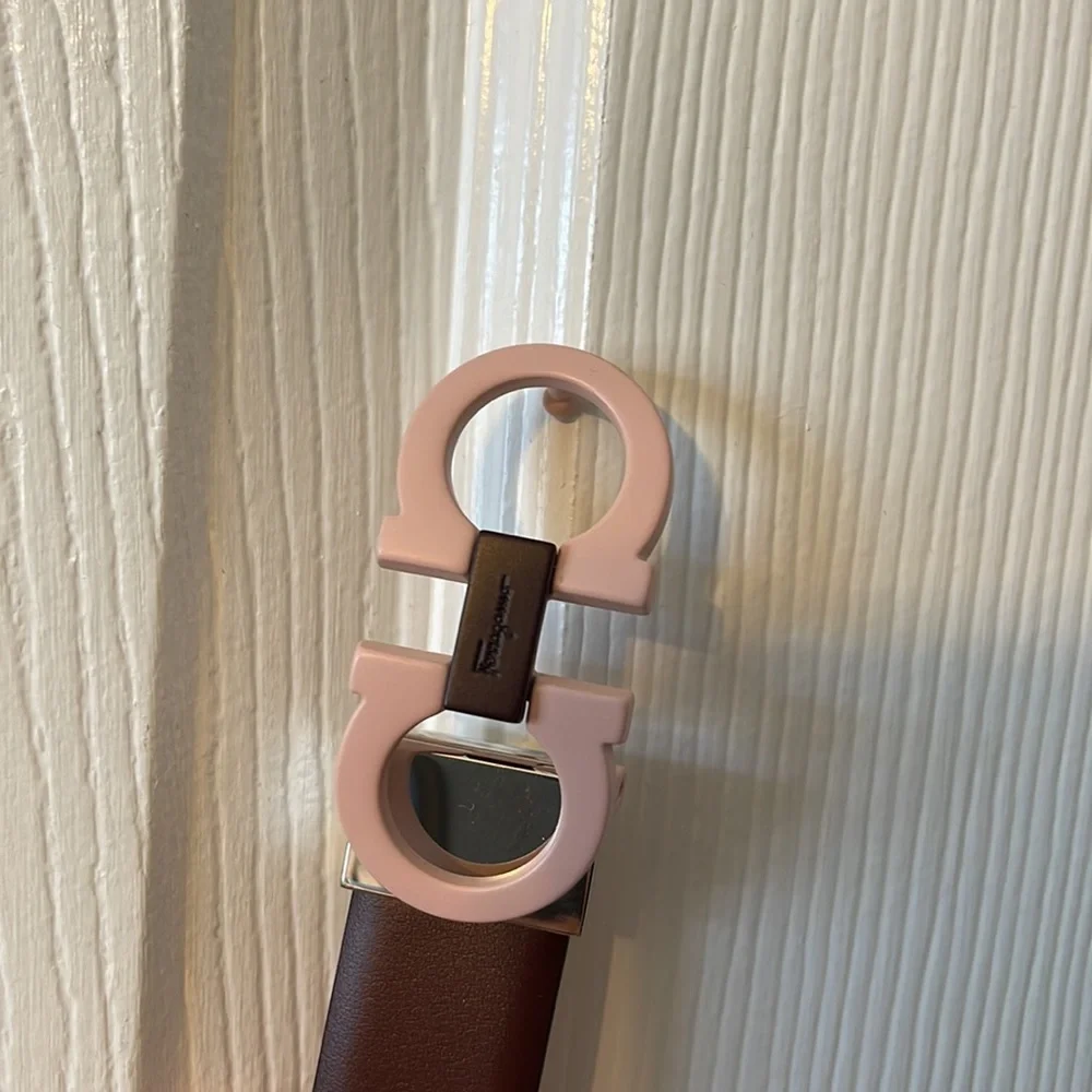 Salvatore Ferragamo women’s belt - Picture 2 of 7